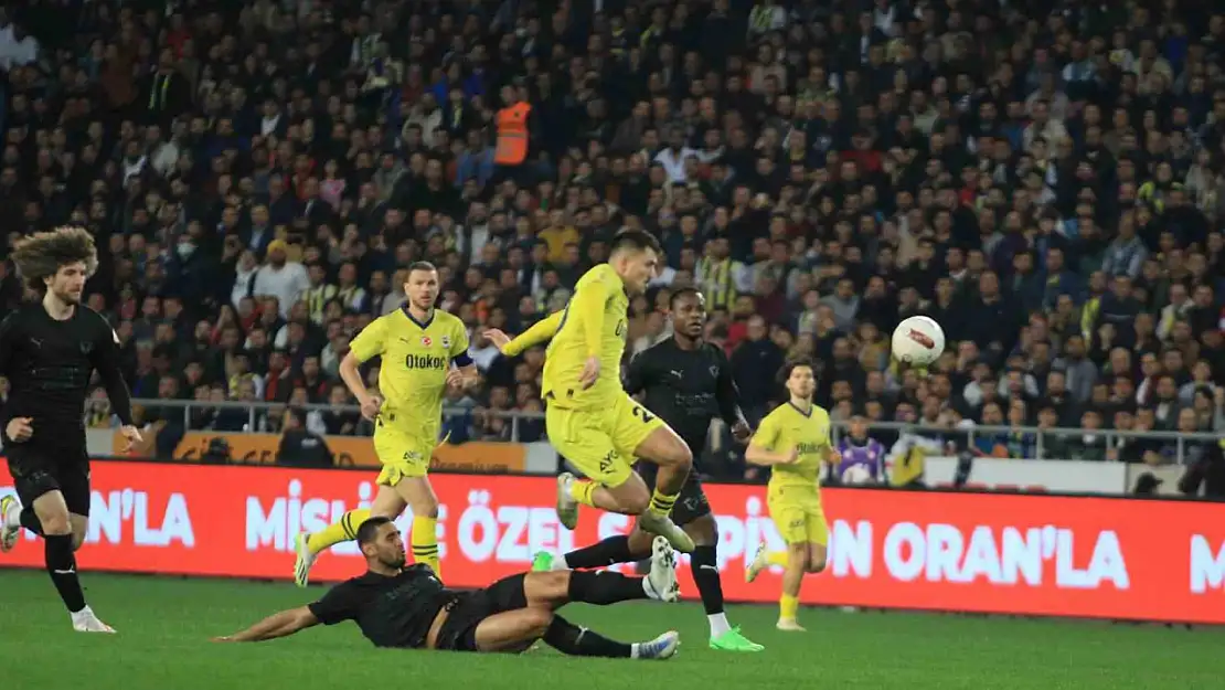 Trendyol Süper Lig: Fenerbahçe: 1 - Atakaş Hatayspor: 0 (Maç devam ediyor)