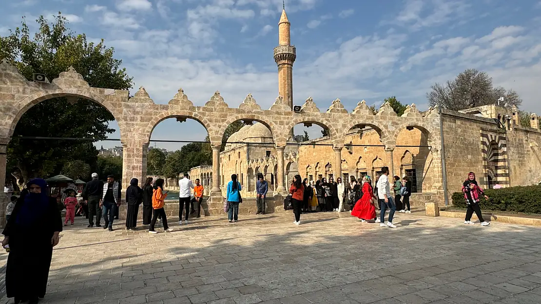 Turistler o bölgeye akın ediyor