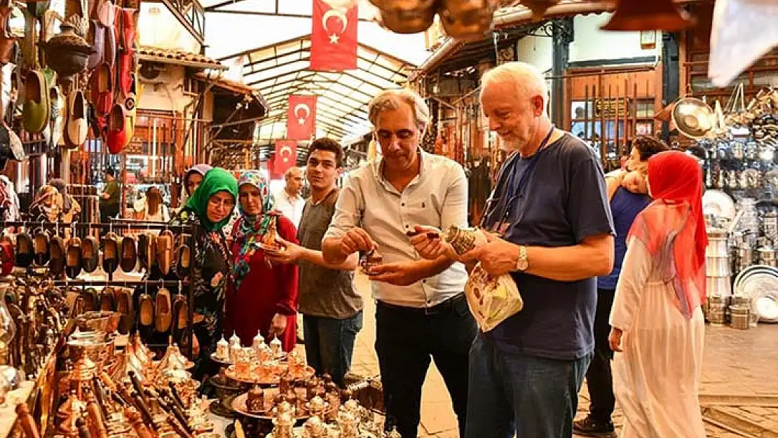 Turistlerin 9 aylık hediyelik eşya harcamaları geçen yıl toplamını geride bıraktı