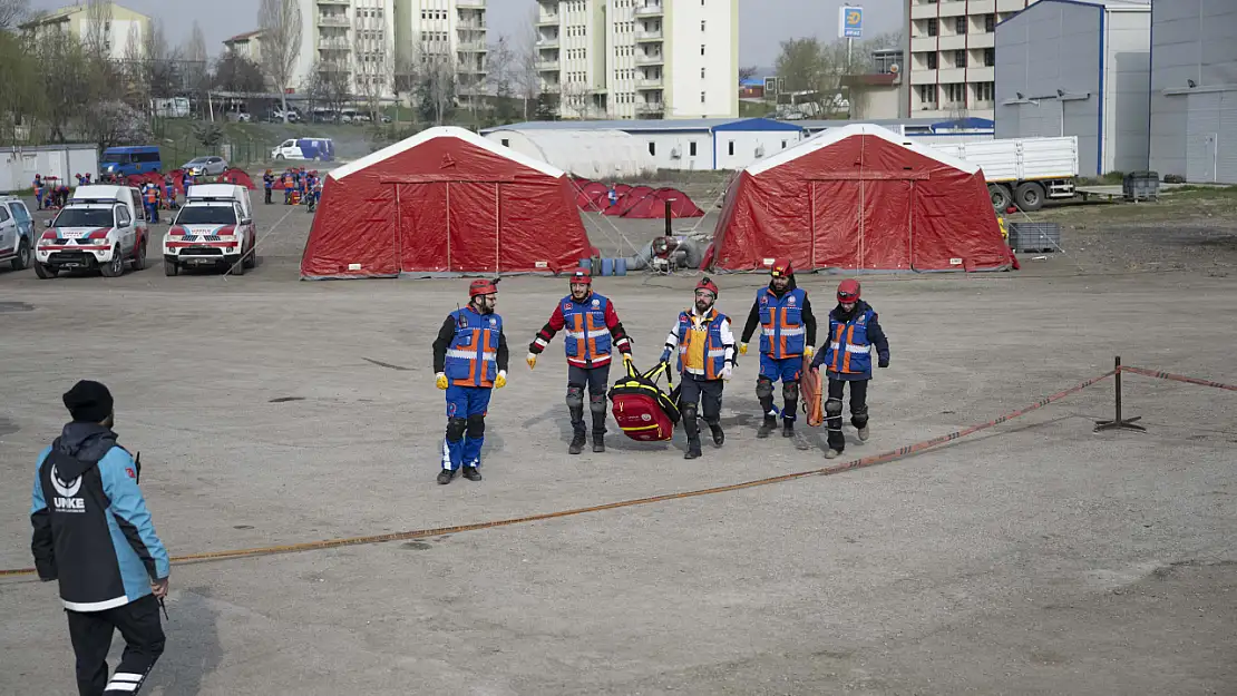 UMKE gerçeğini aratmayan deprem tatbikatı gerçekleştirdi