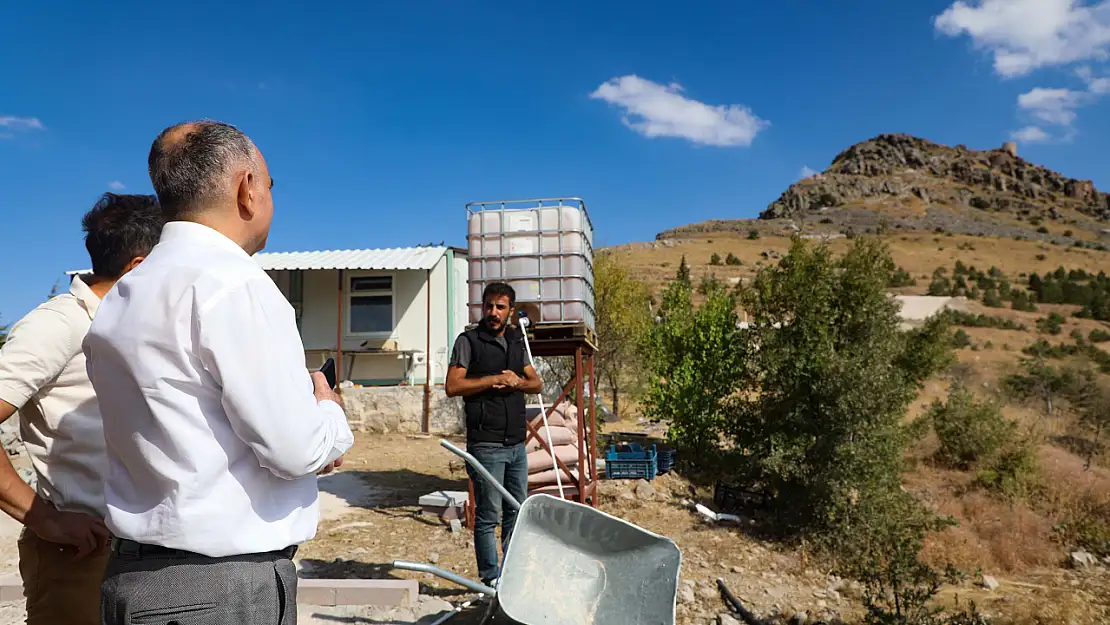 Vali Özkan Gevale Kalesi'nde yapılan çalışmaları yerinde inceledi