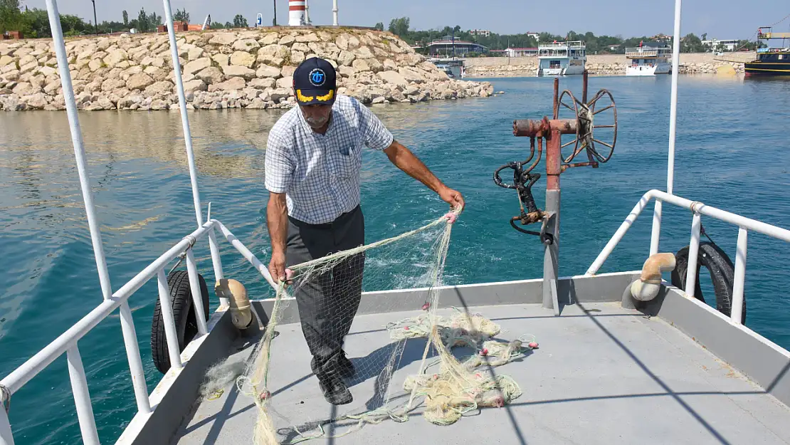 Van Gölü'nde İnci Kefali Av Sezonu Başladı: Balıkçılar 'Vira Bismillah' Dedi