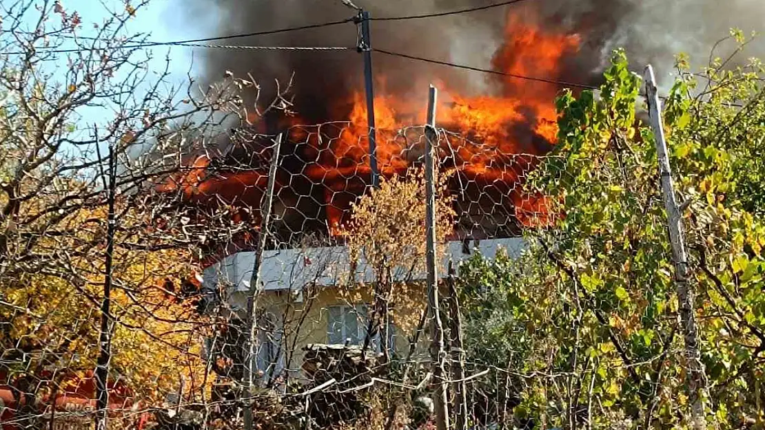 Yağmur duasını yarıda bırakıp yangına müdahale ettiler