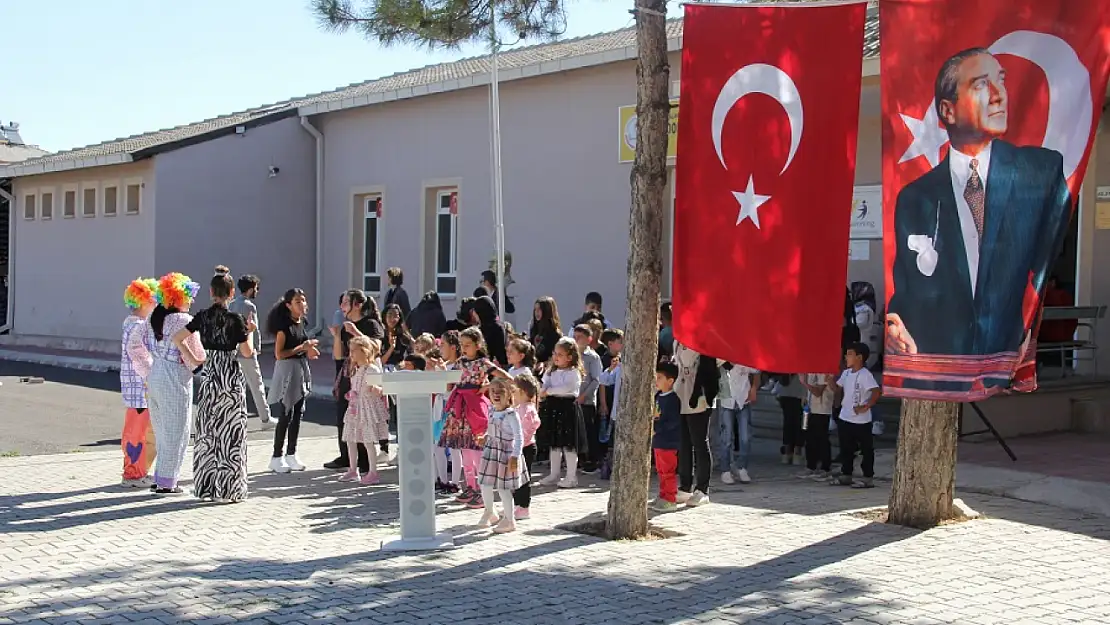 Yalıhüyük'te ilköğretim Haftası kutlandı