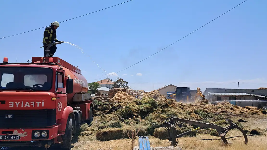 Yangında 400 saman balyası kül oldu