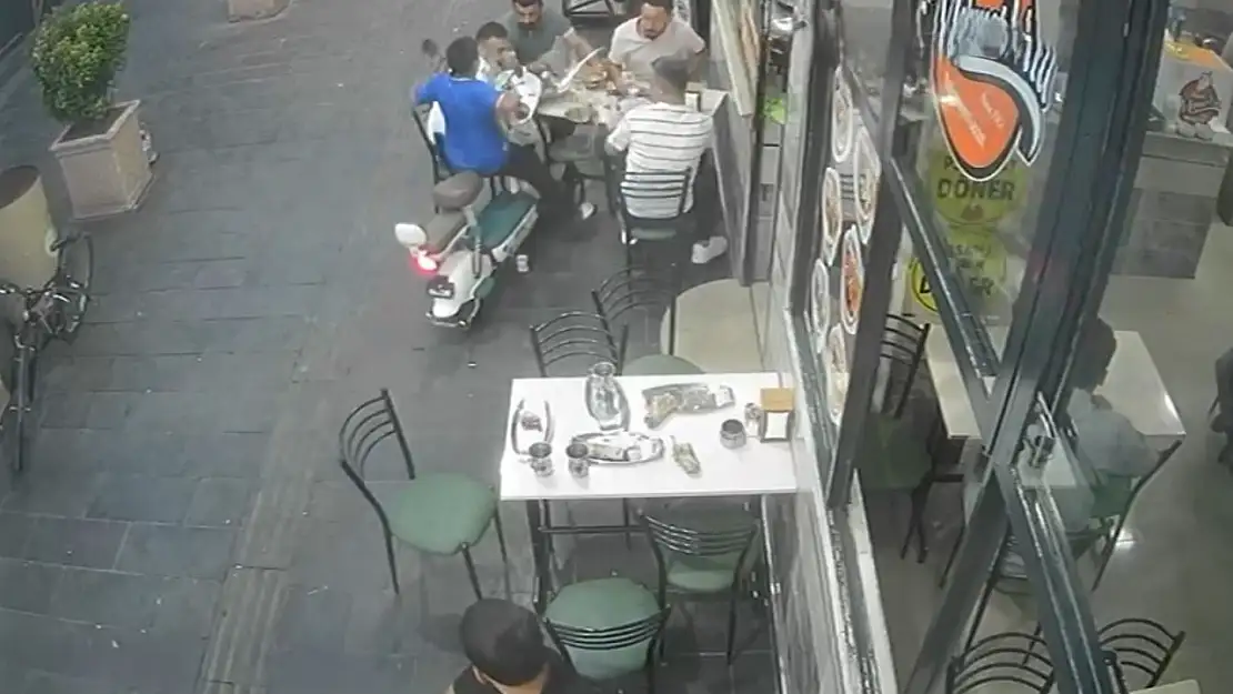 Yemek yerken dehşeti yaşadılar
