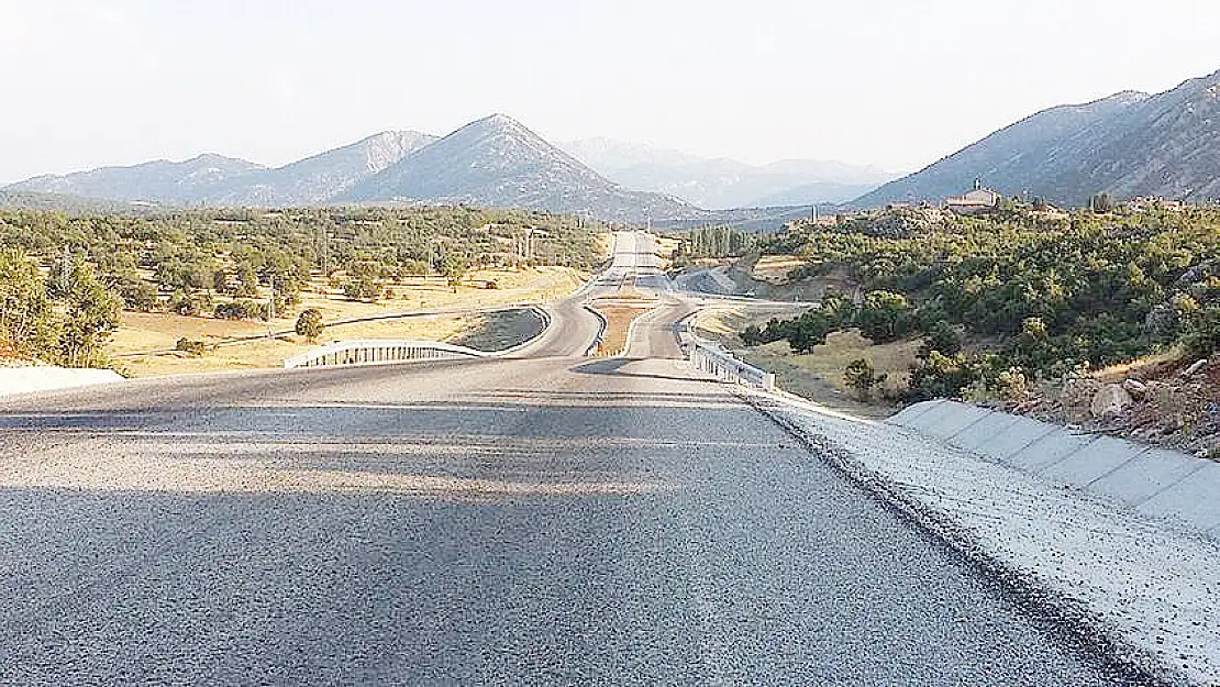 Yeni Yolu Kullananlar Antalya'ya Daha Kısa Mesafeden Ulaşıyor