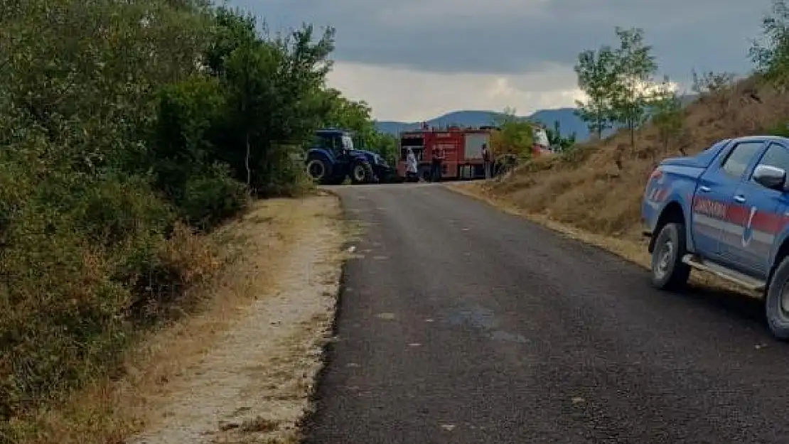 Yıldırım düştü, yangın çıktı!