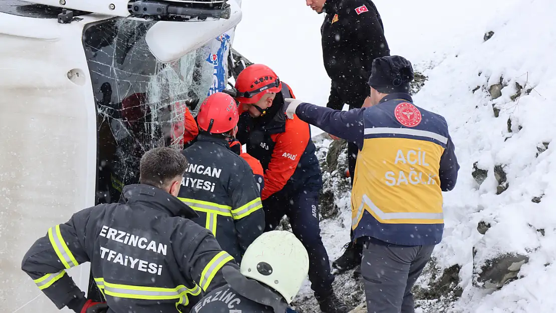 Yolcu otobüsü devrildi, 1'i ağır 27 kişi yaralandı: Vali konu hakkında konuştu