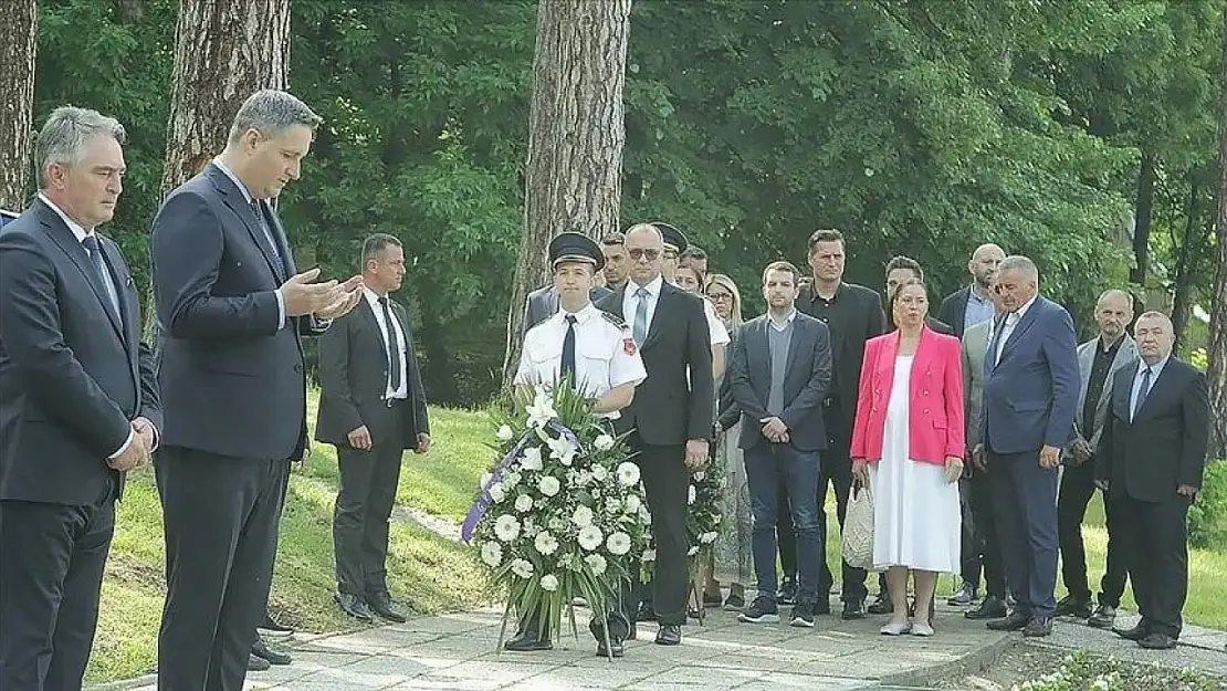 Yüreklerdeki acı hala yerini koruyor