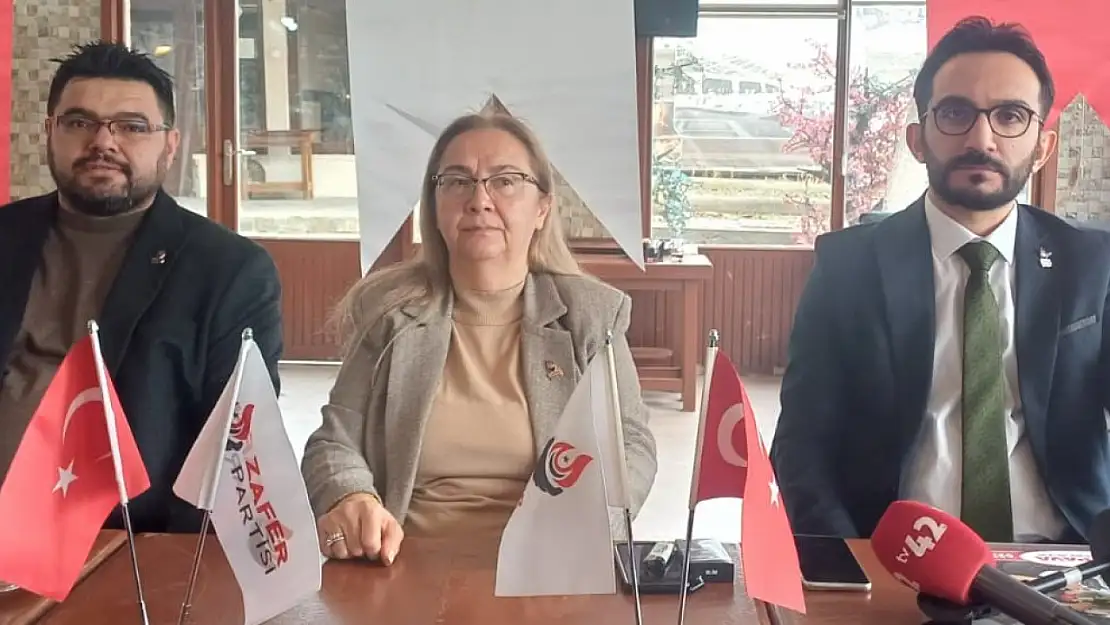 Zafer Partisi il teşkilatı Konya basını ile buluştu