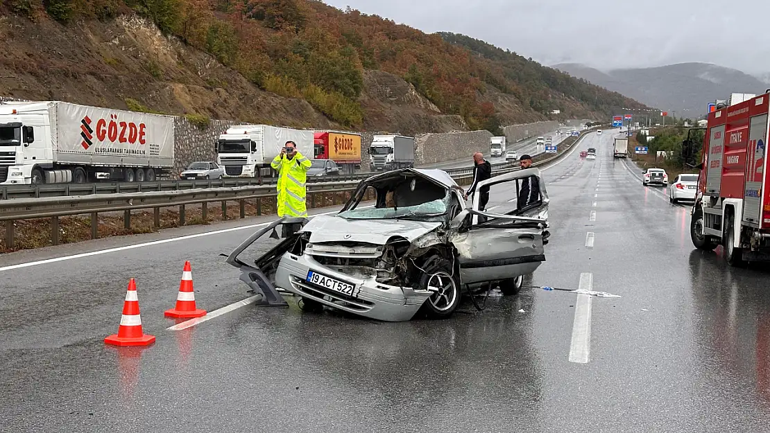 Zincirleme trafik kazasında 3 kişi öldü, 6 kişi yaralandı