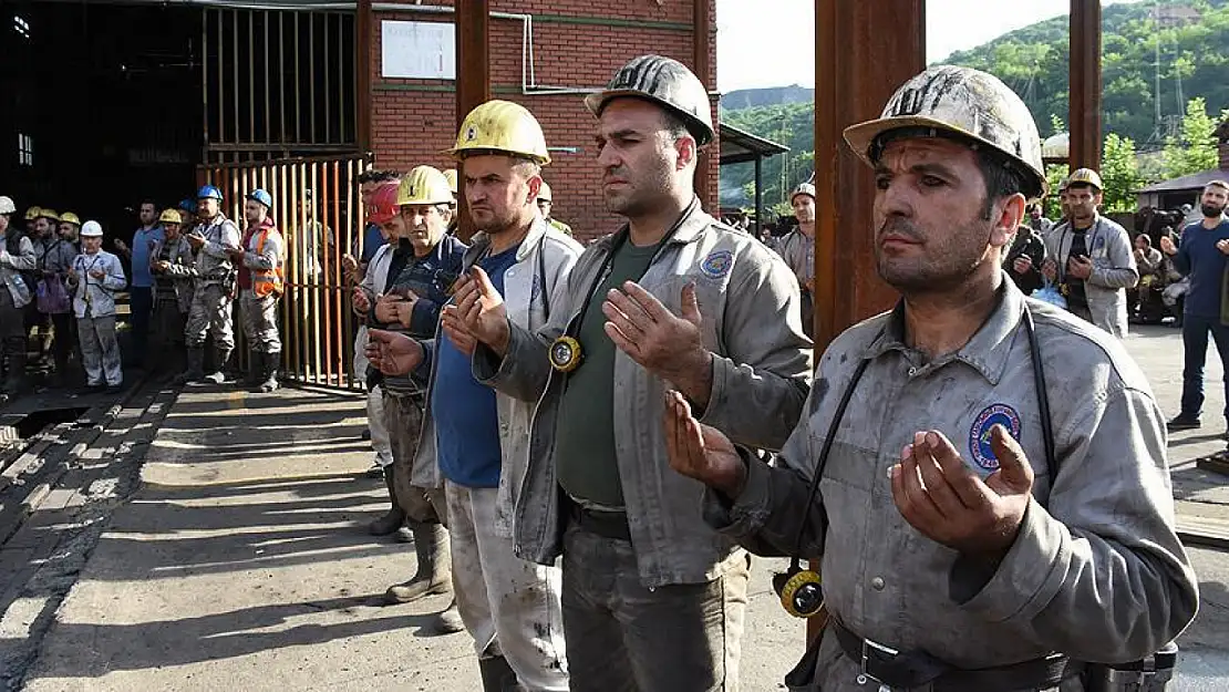 Zonguldak'ta yaşanan maden kazasında hayatını kaybedenler anıldı