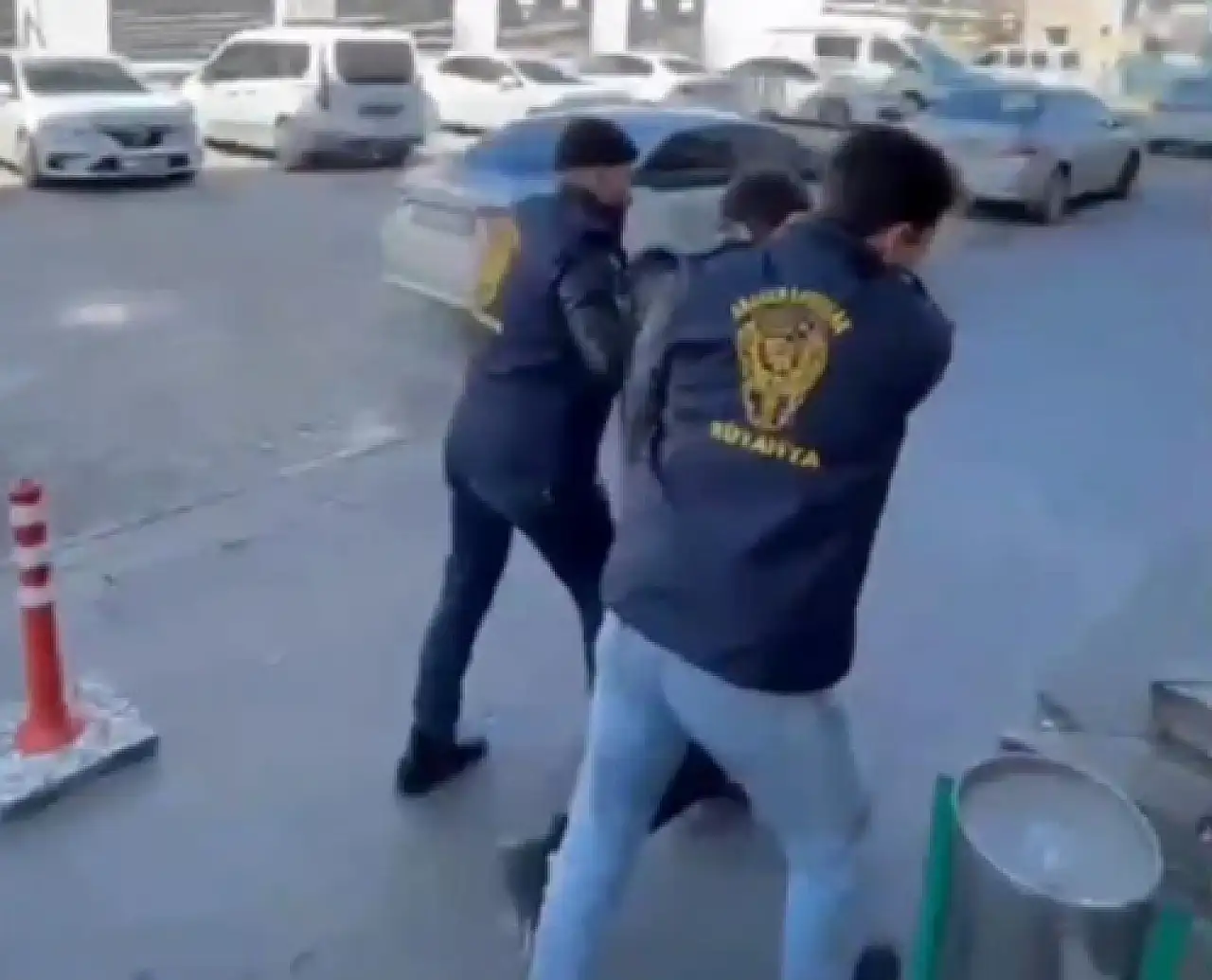 18 ayrı suçtan 23 yıl hapis cezasıyla aranıyordu: Yakayı ele verdi!