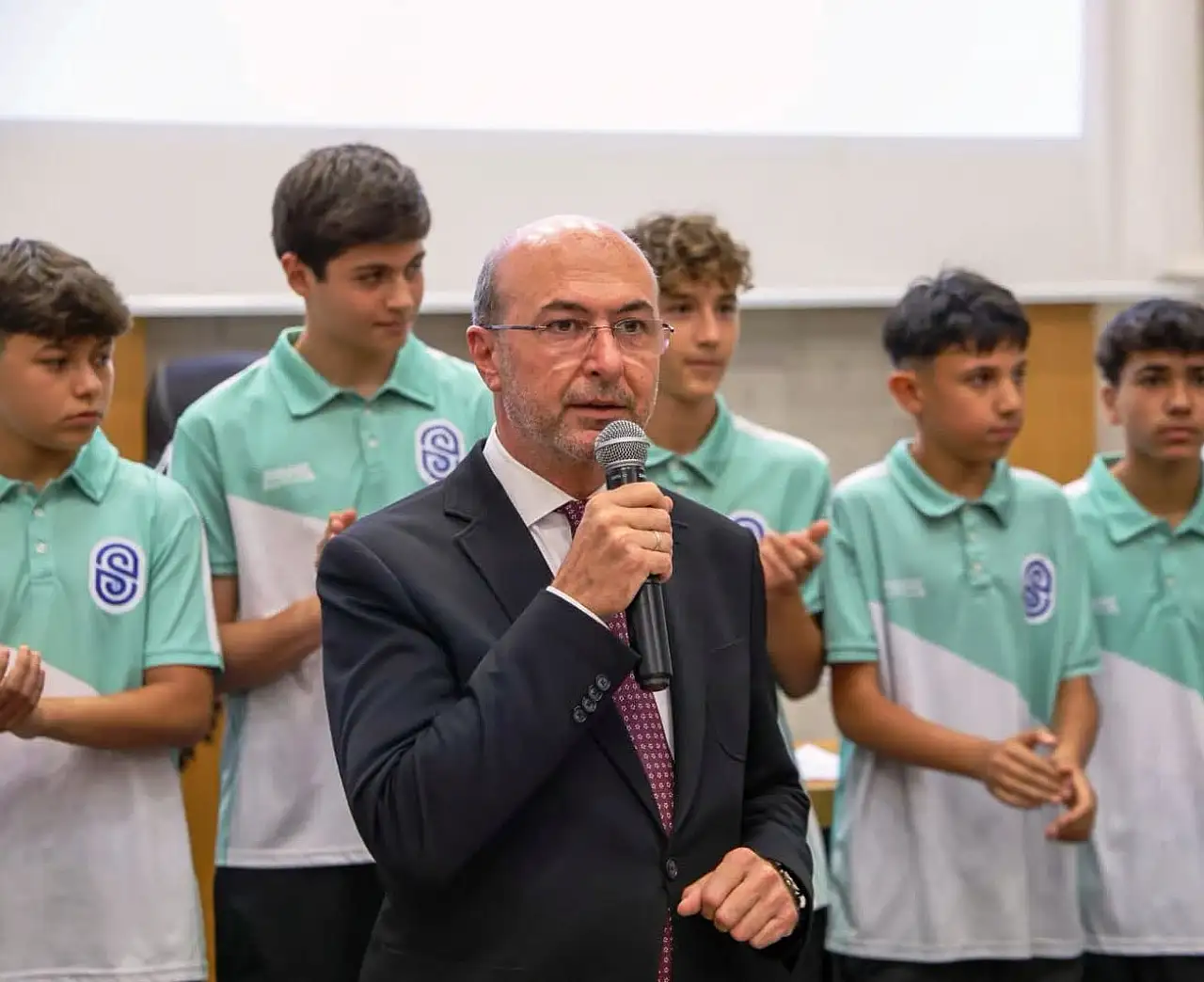 O kupa Melis'e geldi: Başkan tek tek kutladı