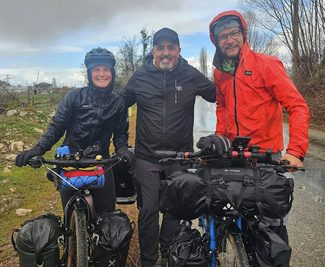 Fransız çiftin bisikletle dünya turu: Beyşehir'de mola verdiler