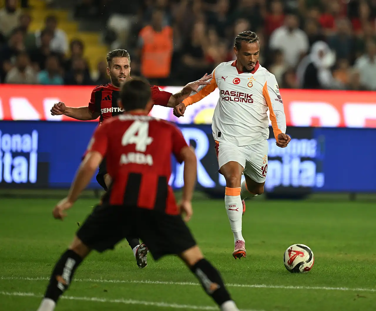 Galatasaray, yeni sezona Gaziantep FK'yı farklı yenerek başladı