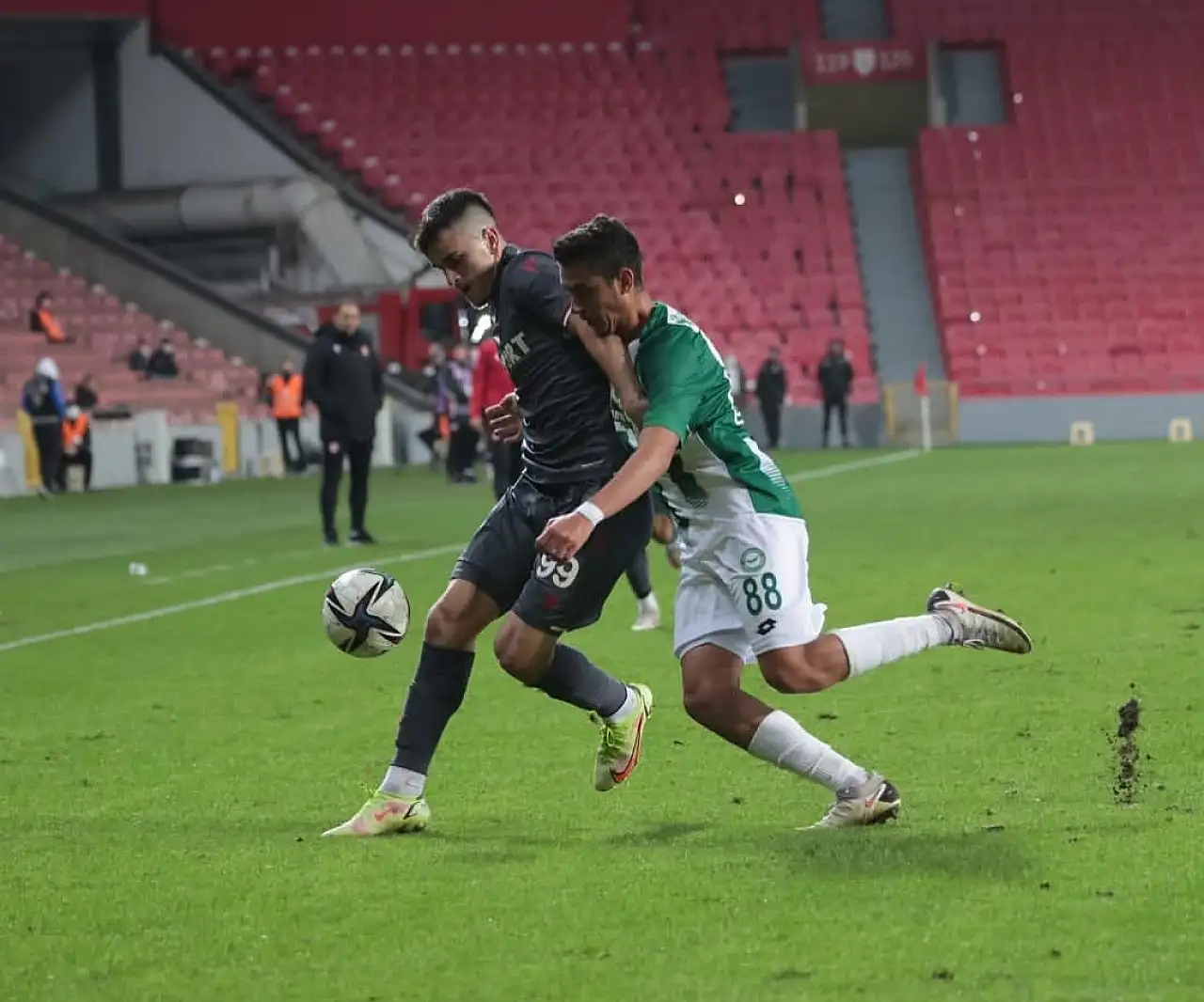 Emre Kartal kimdir? Emre Kartal hangi takımda? İsmail Kartal'ın oğlu kimdir?