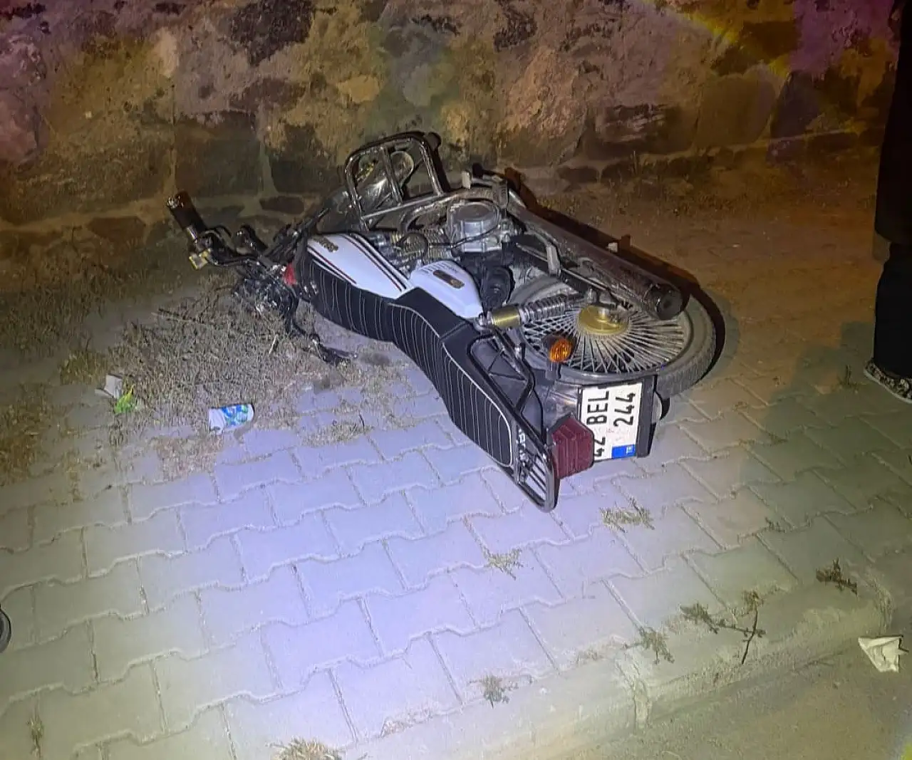Konya'da kontrolsüz dönüş kaza getirdi! 2 kişi yaralı