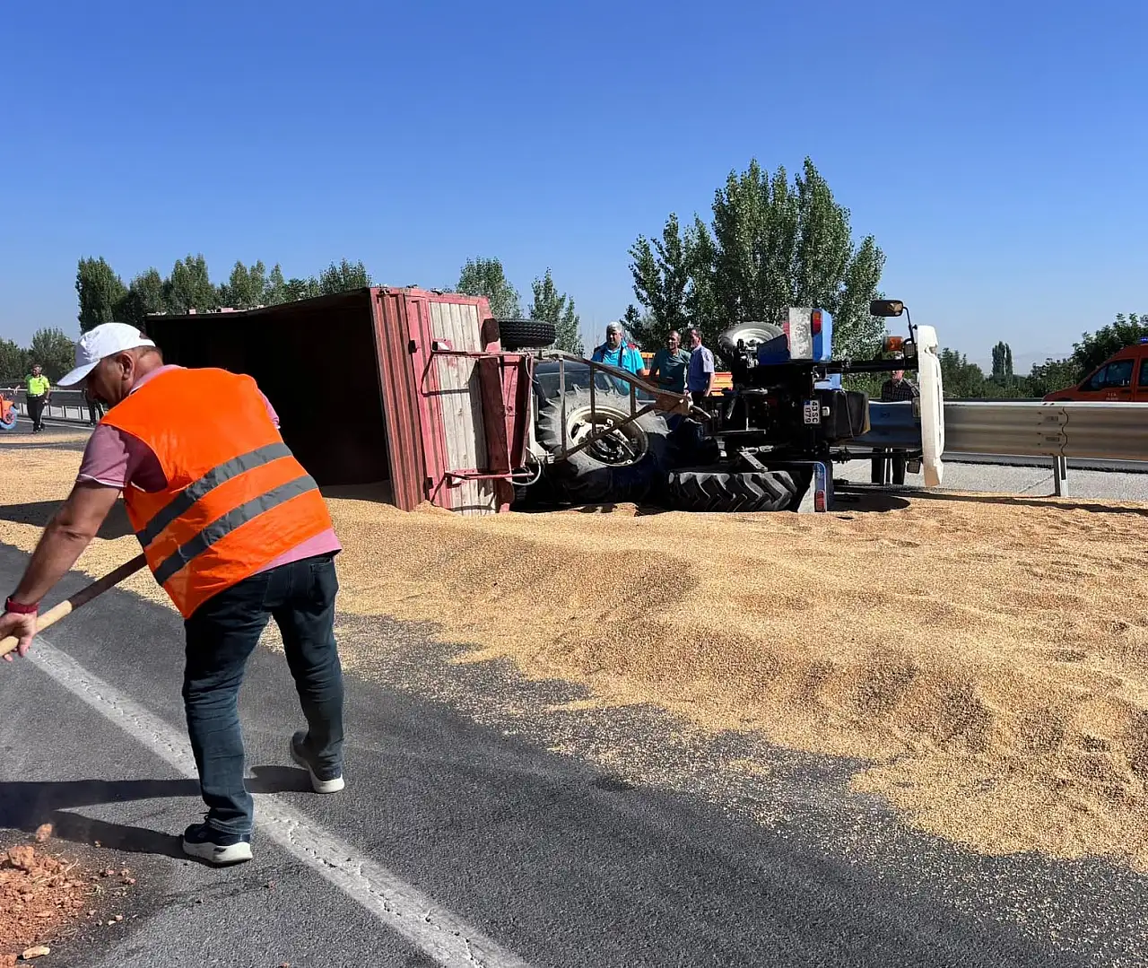 Konya'da makam aracı kazaya karıştı! Kaymakam ve savcı eşi yaralandı