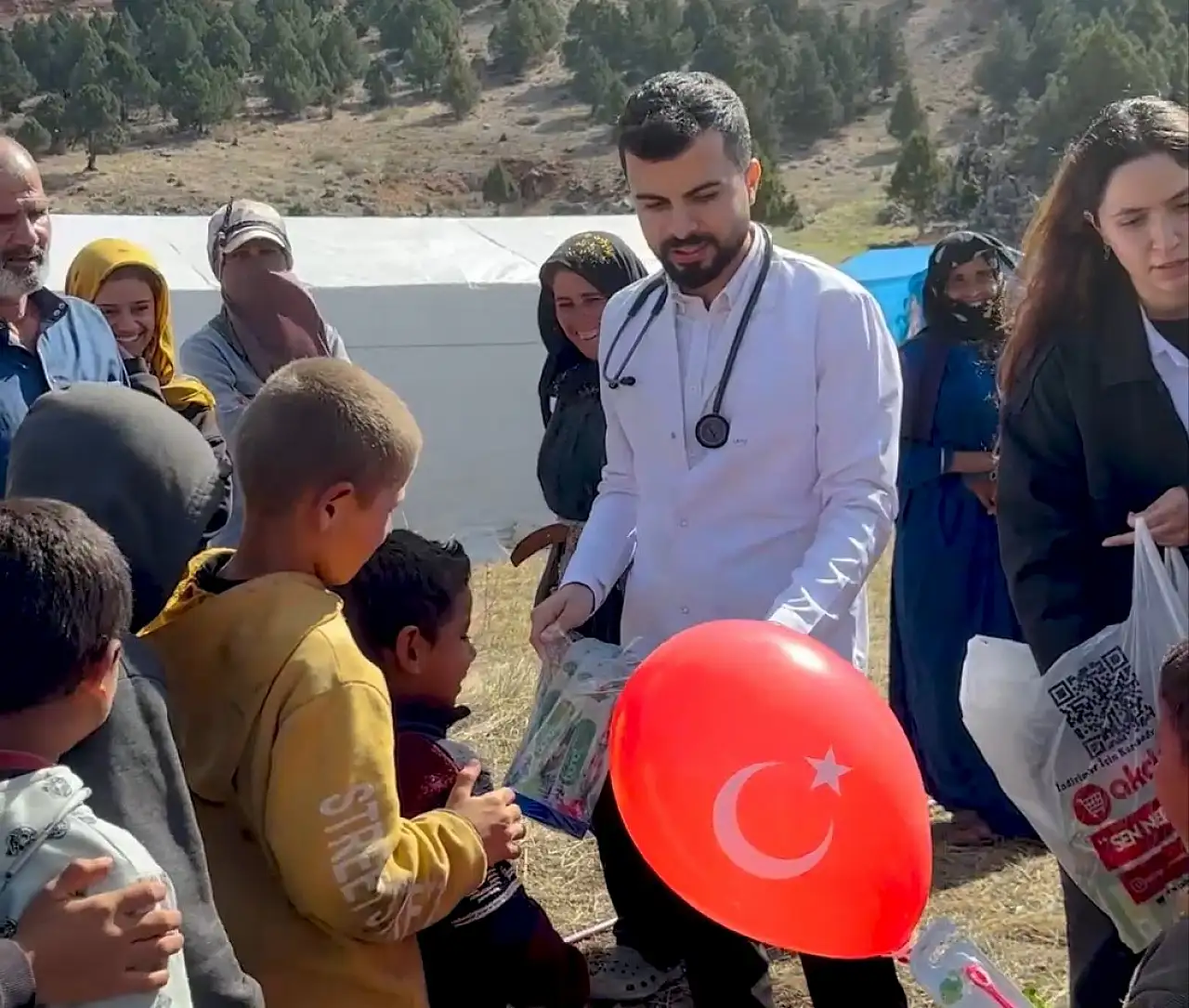 Konya'da sağlık hizmeti tarlaya taşındı! Kadın ve çocuklar da unutulmadı