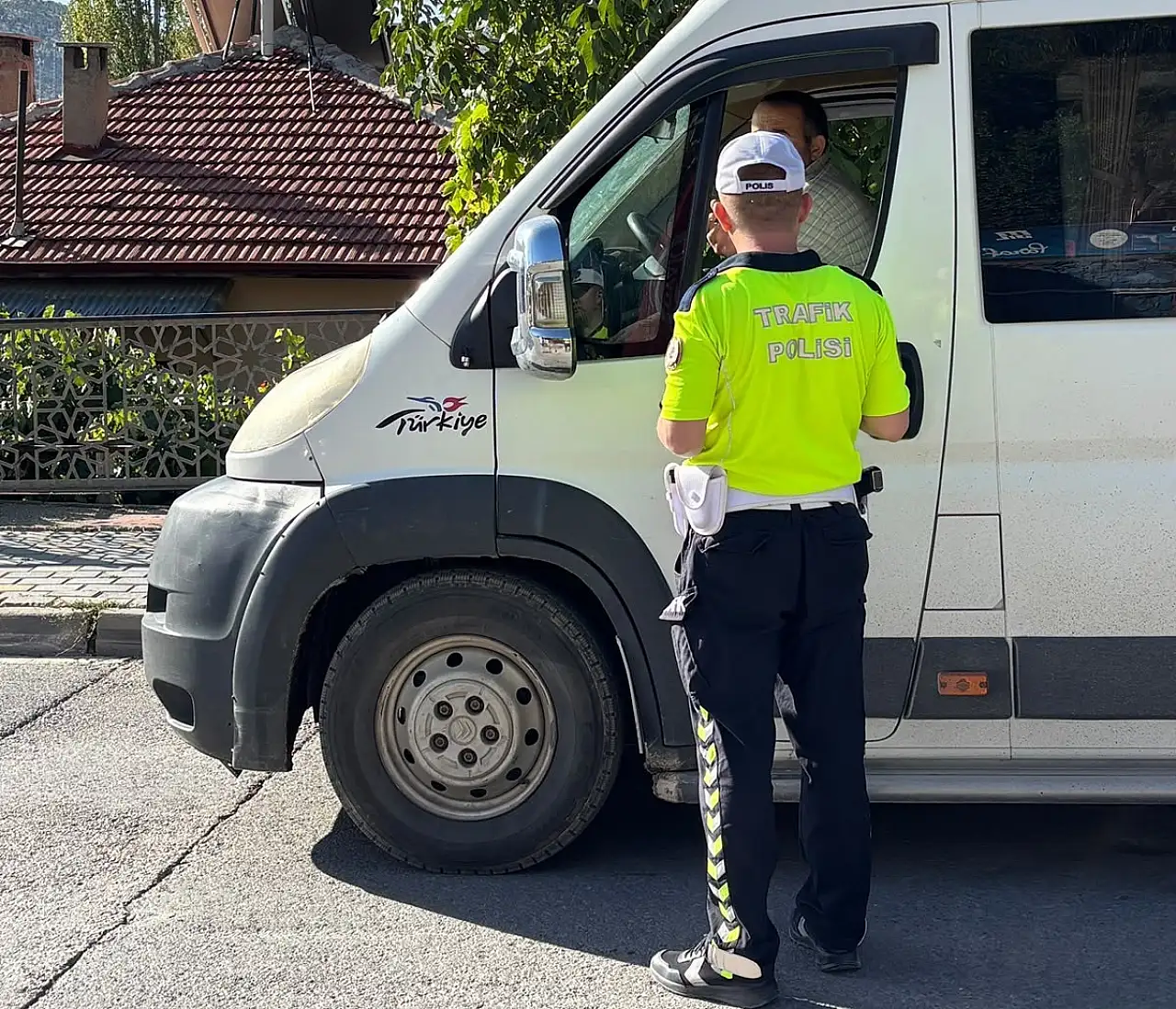 Konya polisi okul güzergahlarını mercek altına aldı