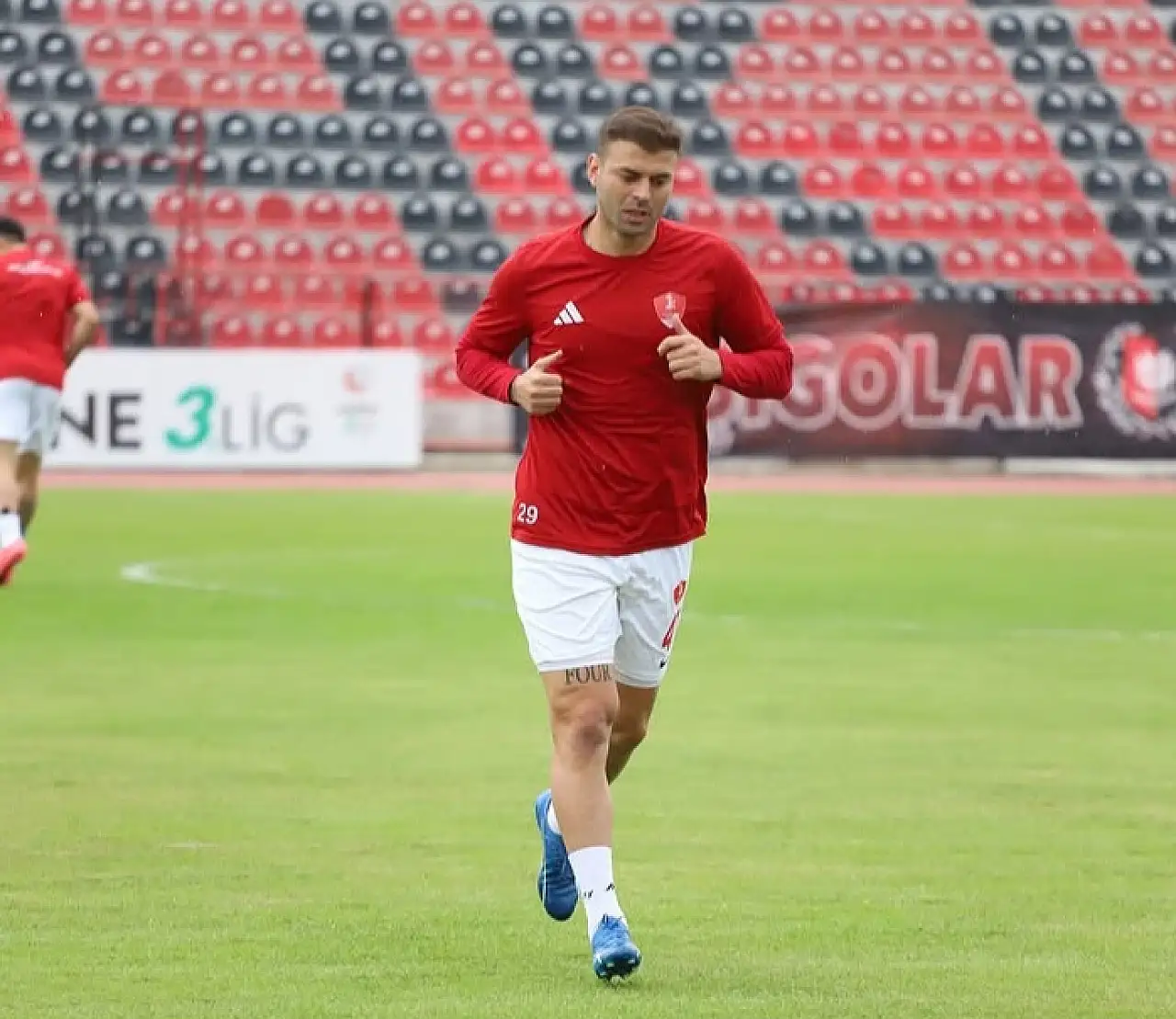 Akşehirspor, ilk yarıyı 3-0 önde tamamladı