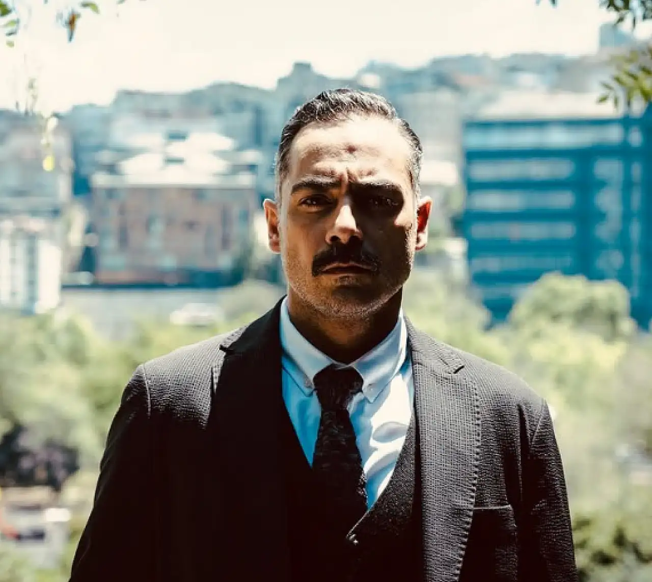 Olgun Toker'in eşi kimdir? Evli mi? Olgun Toker'in nişanlısı kimdir? Yağmur Karakılınç ne iş yapıyor?