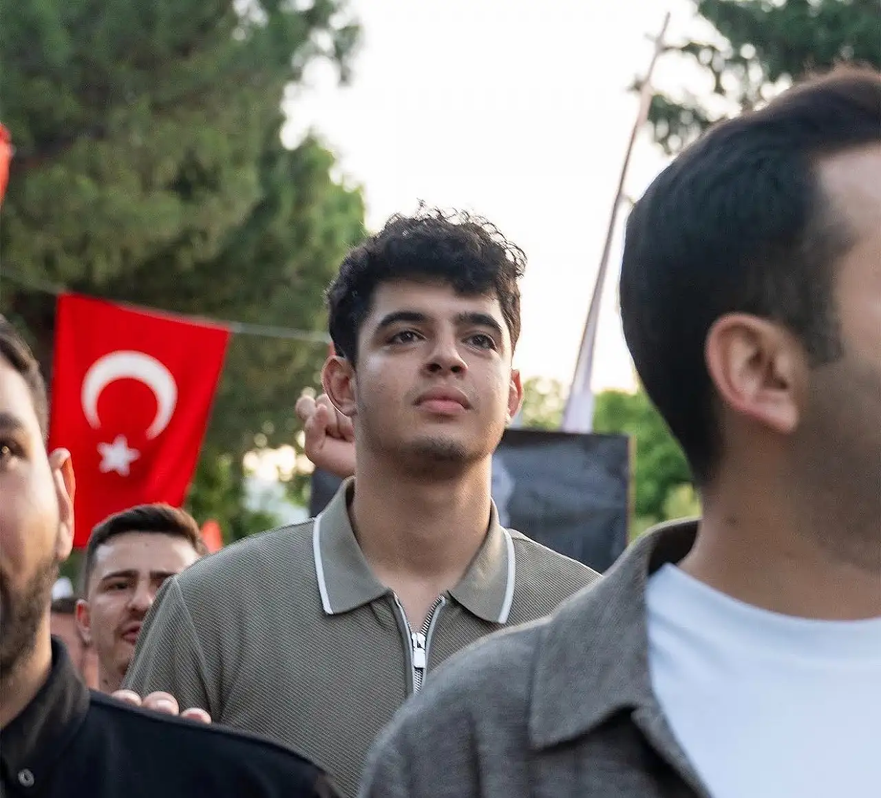 Berkay Gezgin kimdir? Berkay Gezgin ne okudu? Berkay Gezgin Cem Küçük olayı nedir?Berkay Gezgin 'Her Şey Çok Güzel Olacak' sloganıyla nasıl tanındı?