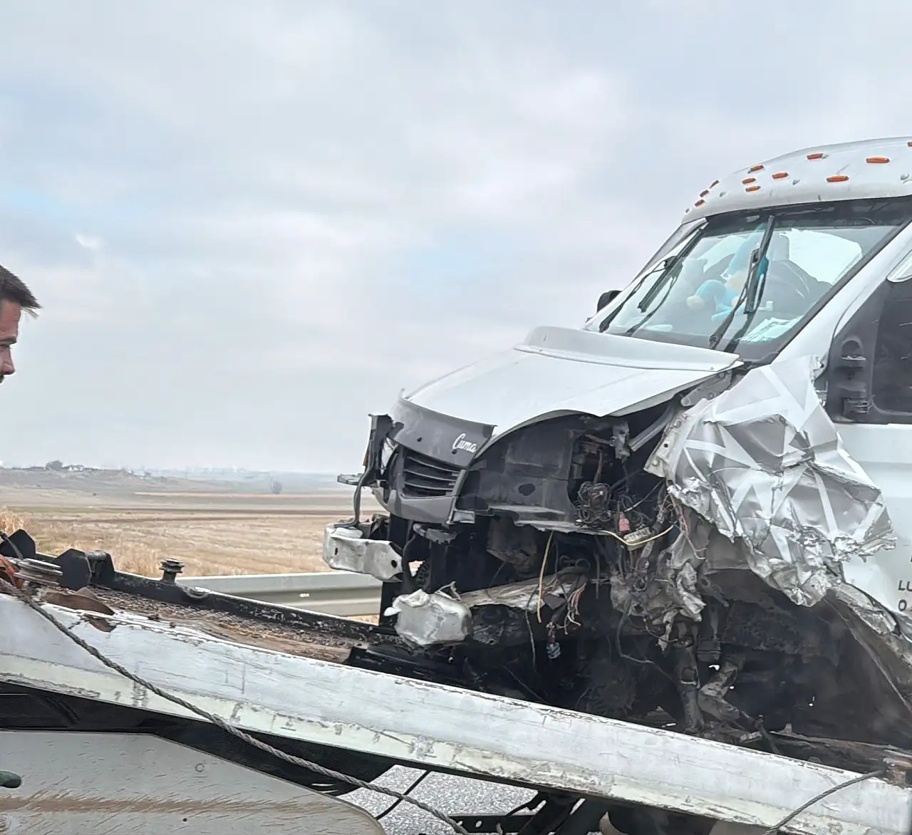 Konya yolunda çekici kazası: Ulaşım durduruldu
