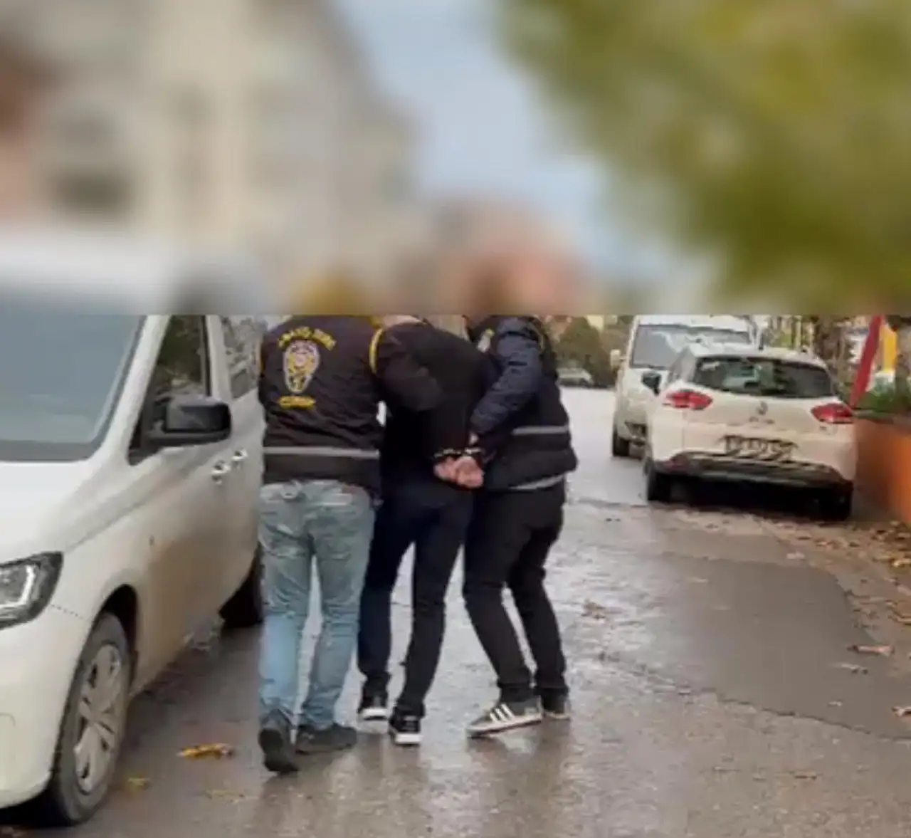 41 yıla hükümlü firari, eve gelen polisi görünce intihara kalkıştı