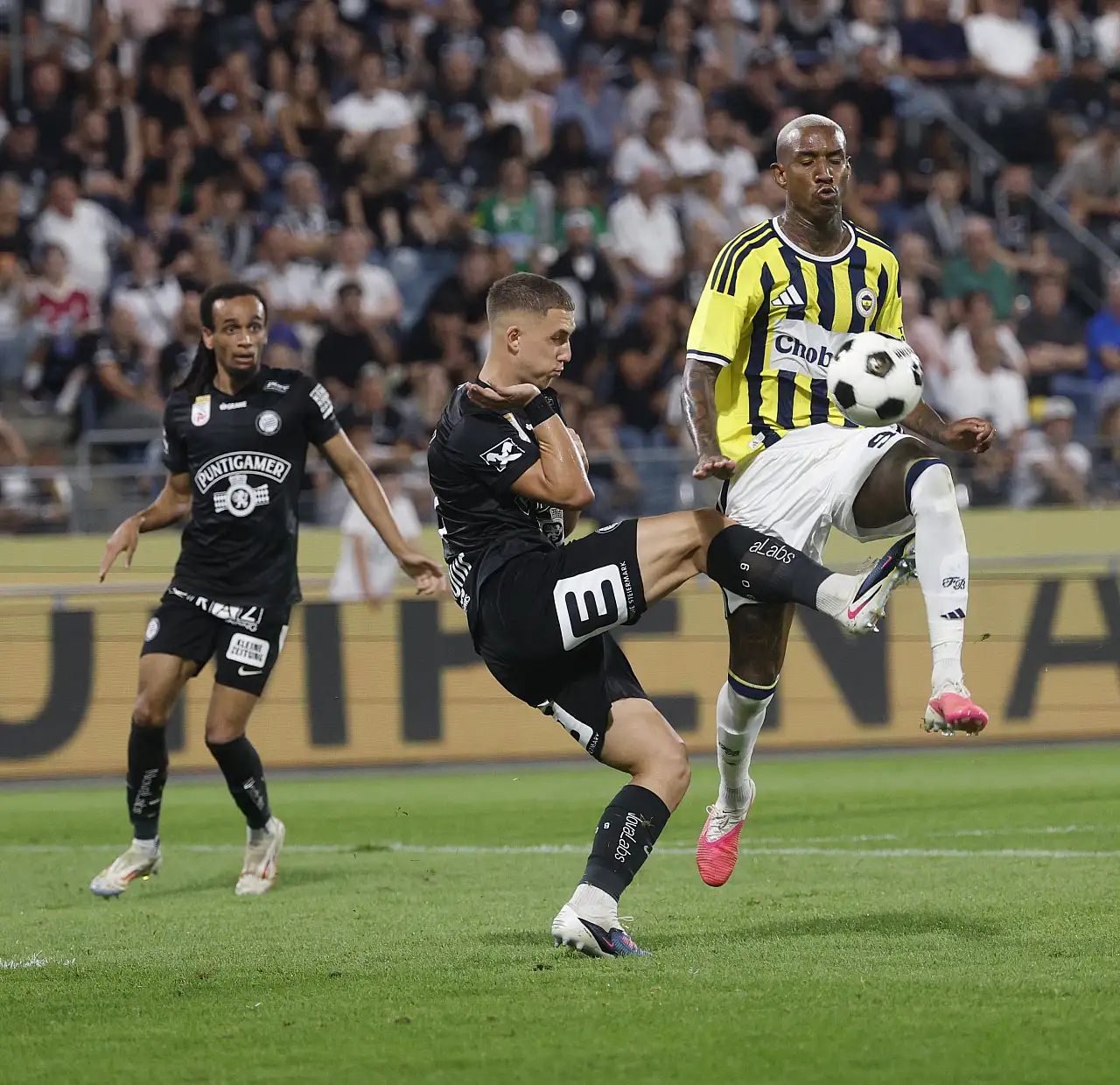 UEFA Şampiyonlar Ligi: Sturm Graz: 0-Fenerbahçe: 0