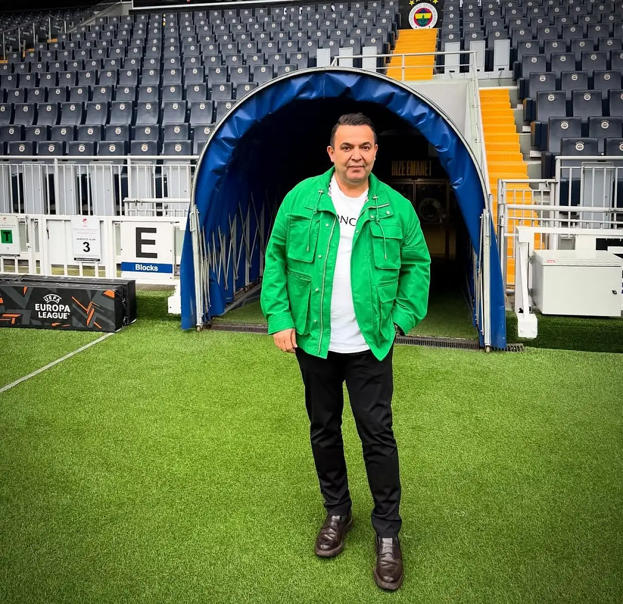 Tahir Sarıkaya kimdir? Tahir Sarıkaya kaç yaşında? Tahir Sarıkaya evli mi? Tahir Sarıkaya Beyaz TV'de hangi programı sunuyor?