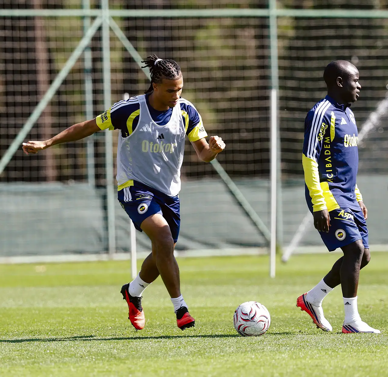 Fenerbahçe'de Rizespor mesaisi sürüyor