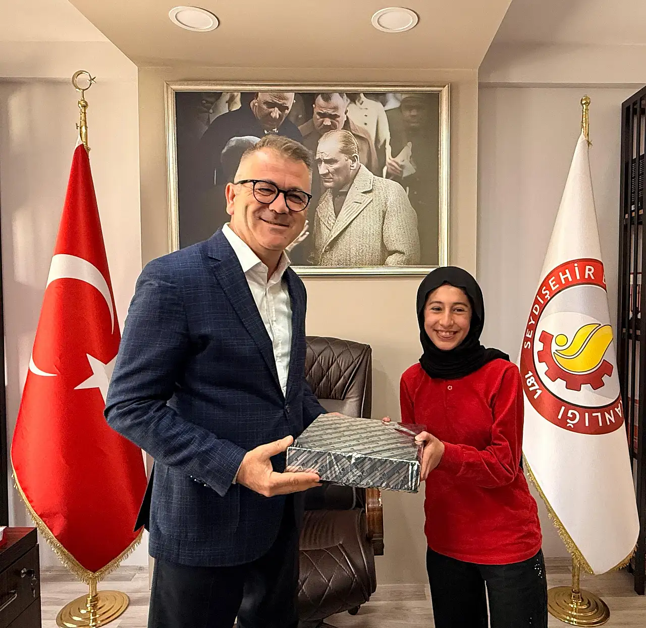 Konya'da minik kitap kurtlarının ödül sevinci