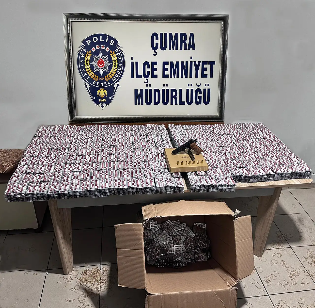 Konya'da zehir tacirlerine darbe: İki ilçede binlerce uyuşturucu hap ele geçirildi