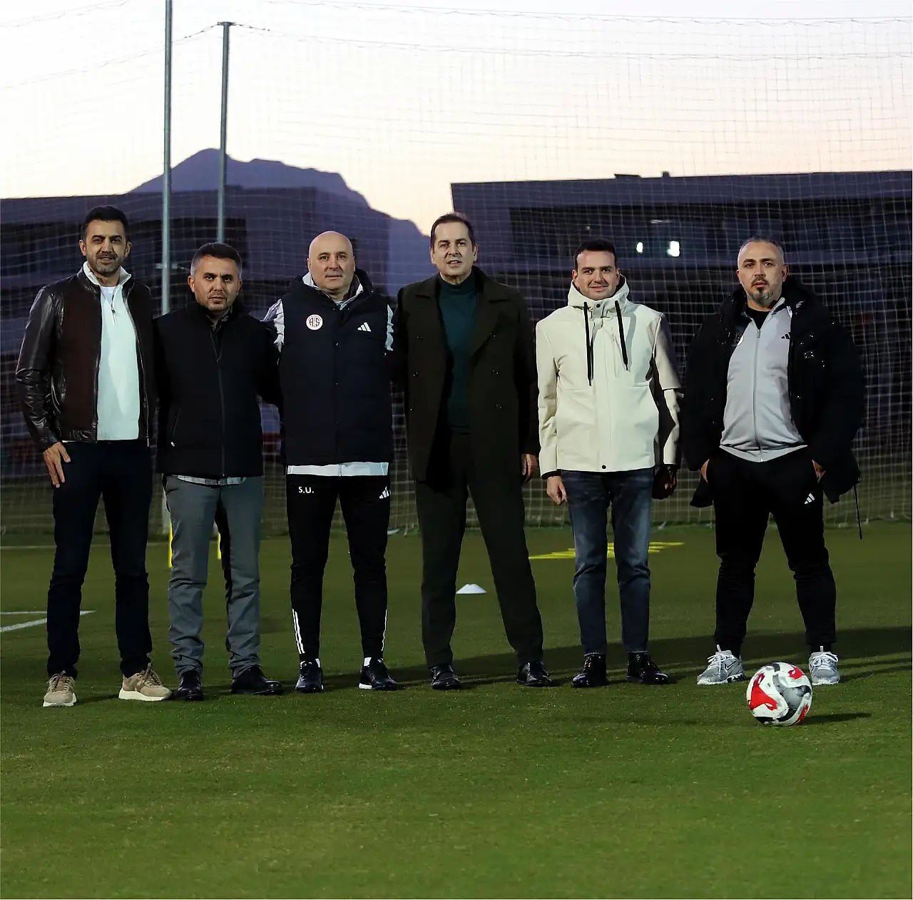 Antalyaspor, Uğurlu yönetiminde ilk antrenmanına çıktı