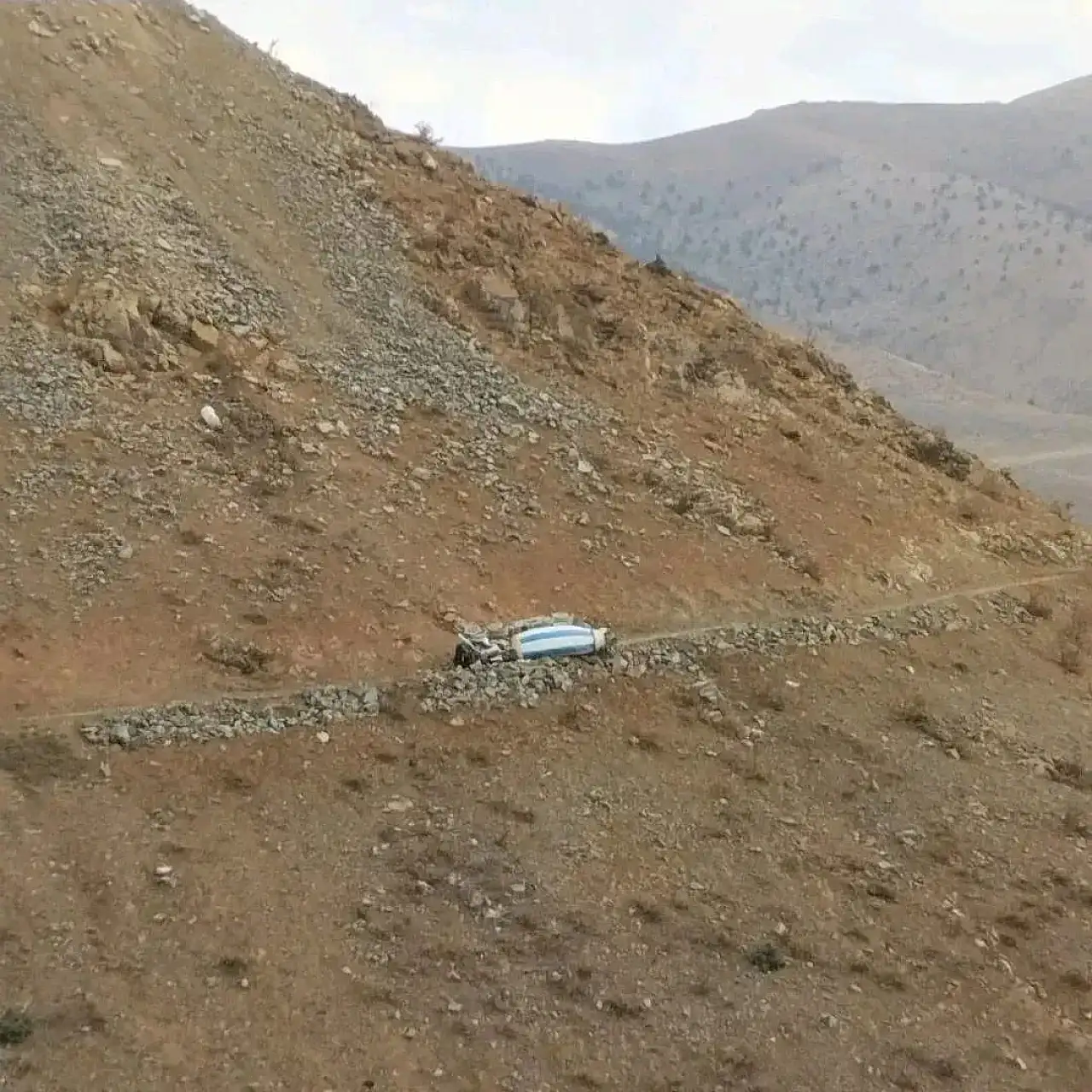 Kontrolden çıkan beton mikseri devrildi: 1 yaralı