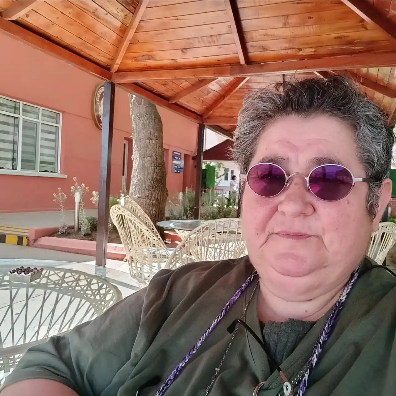 Temizlik için eve gelen kadın fark etti: Emekli öğretim üyesi evinde ölü bulundu