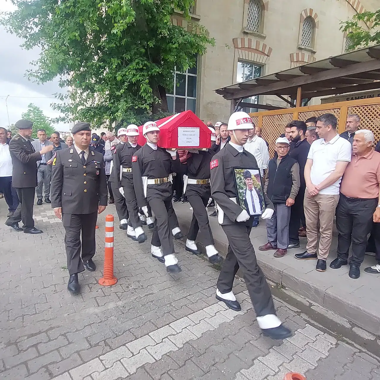 Kıbrıs gazisi İsmet Tancan son yolculuğuna uğurlandı