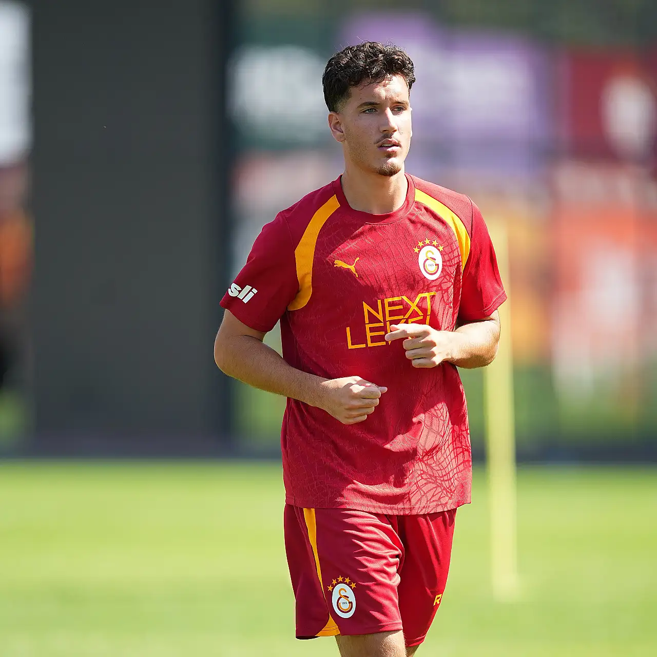 Galatasaray'ın yeni transferi Deniz Gül, ilk antrenmanına çıktı
