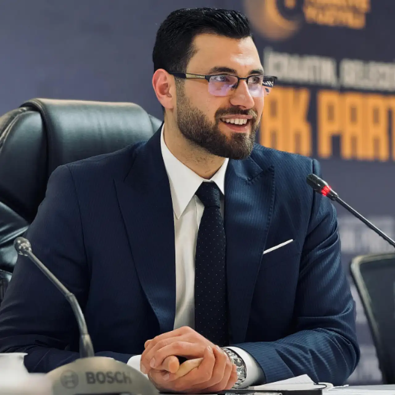 Orhan Murat Kumaş kimdir? Kaç yaşında? Rümeysa Kadak nişanlandı mı? Nişanlısı kim? Rümeysa Kadak kiminle sözlendi?