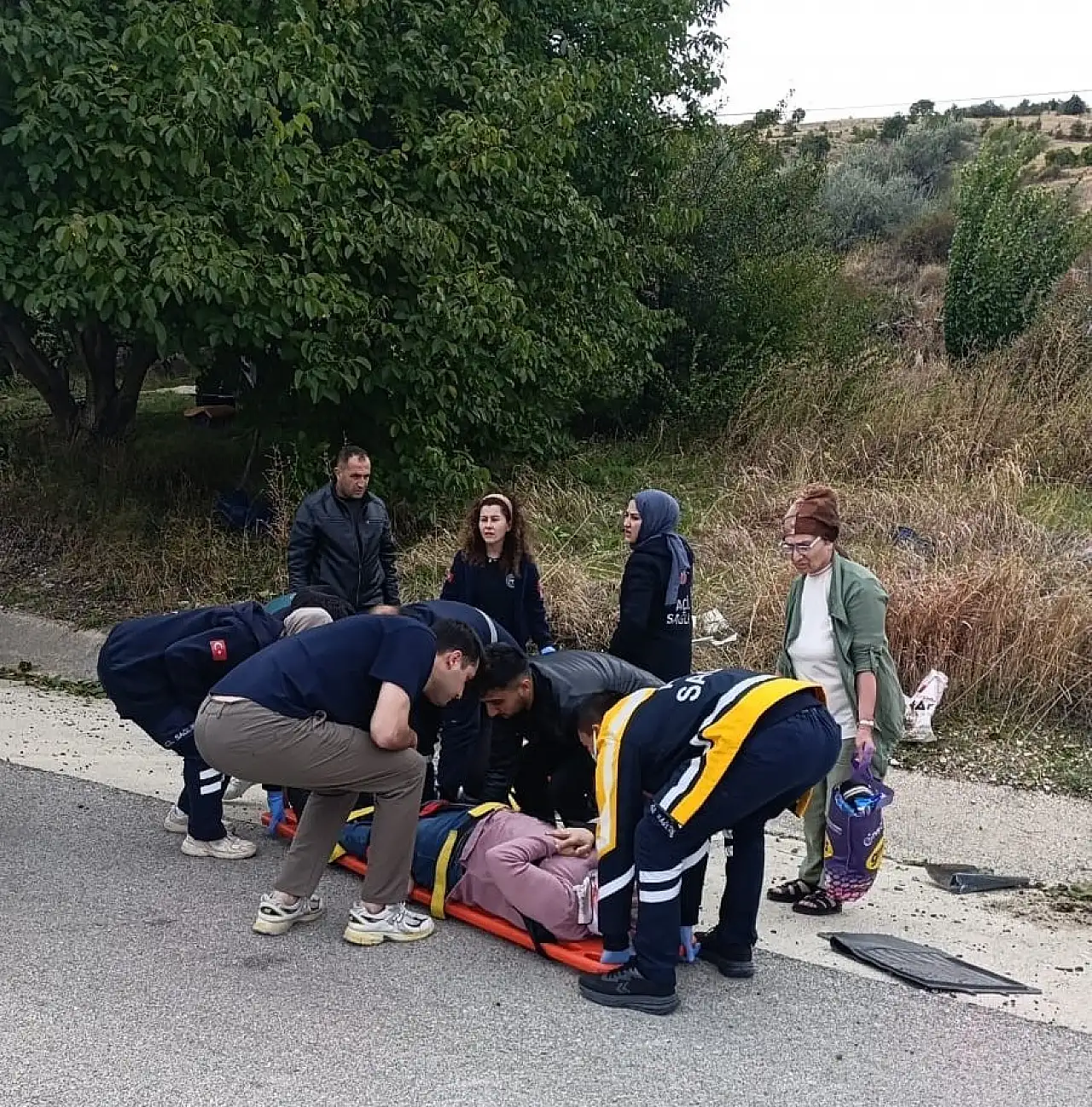 Isparta-Konya yolunda can pazarı: 150 metre sürüklenen otomobil takla attı, 3 yaralı