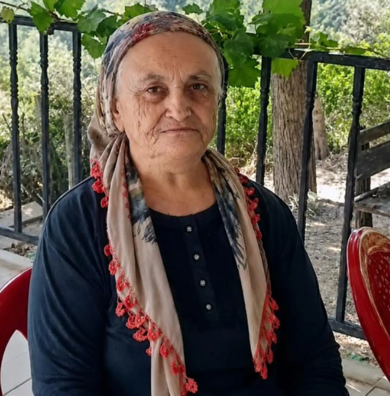 Sumak toplamak için evden çıkan yaşlı kadın ölü bulundu
