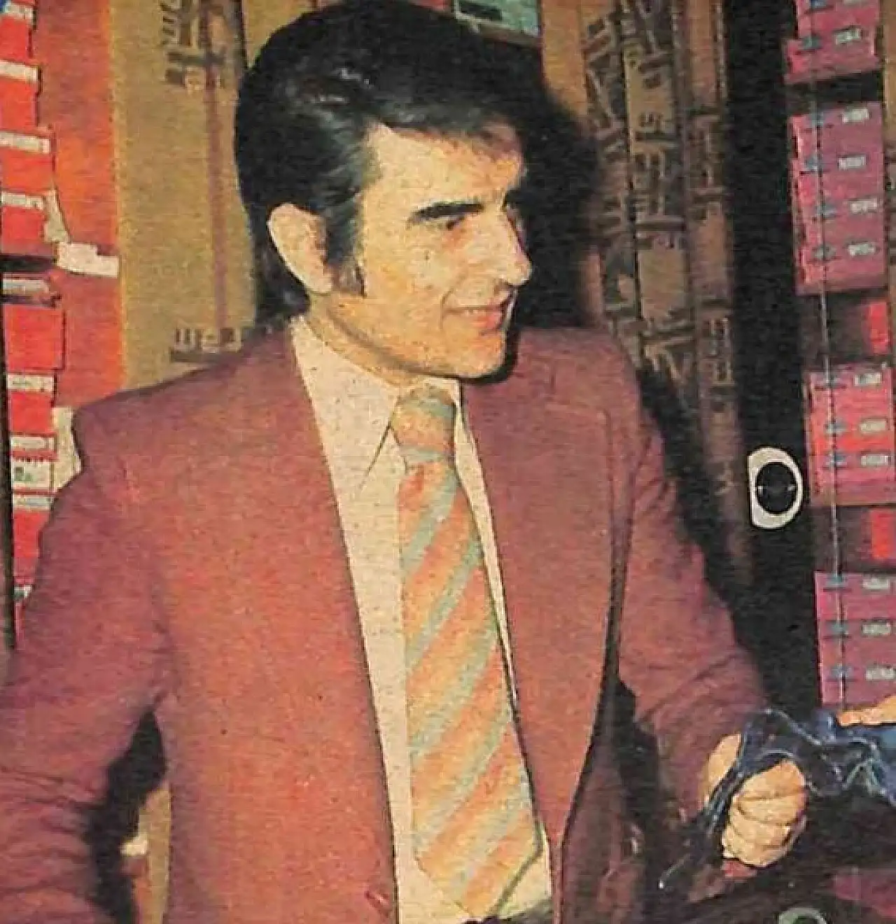Bilge Nazikoğlu kimdir? Alpay'ın eşi kimdir? Öldü mü? Bilge Nazikoğlu kaç yaşında? Ne iş yapar? Çocukları kimler?
