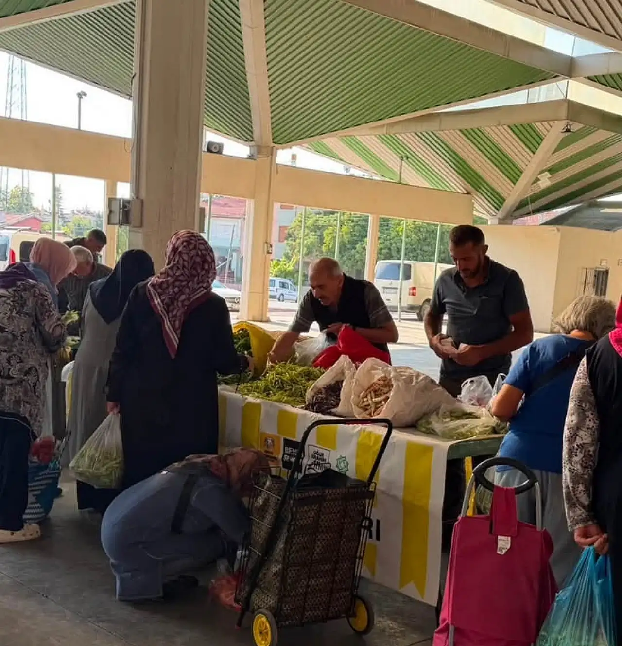 Konya'da her Cumartesi kapış kapış gidiyor: Doğal ürün arayanlar o pazara akın ediyor