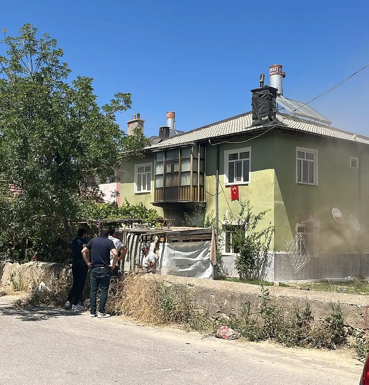 Konya yangın paniği: Evde mahsur kalan 6 kardeş için zamanla yarış!