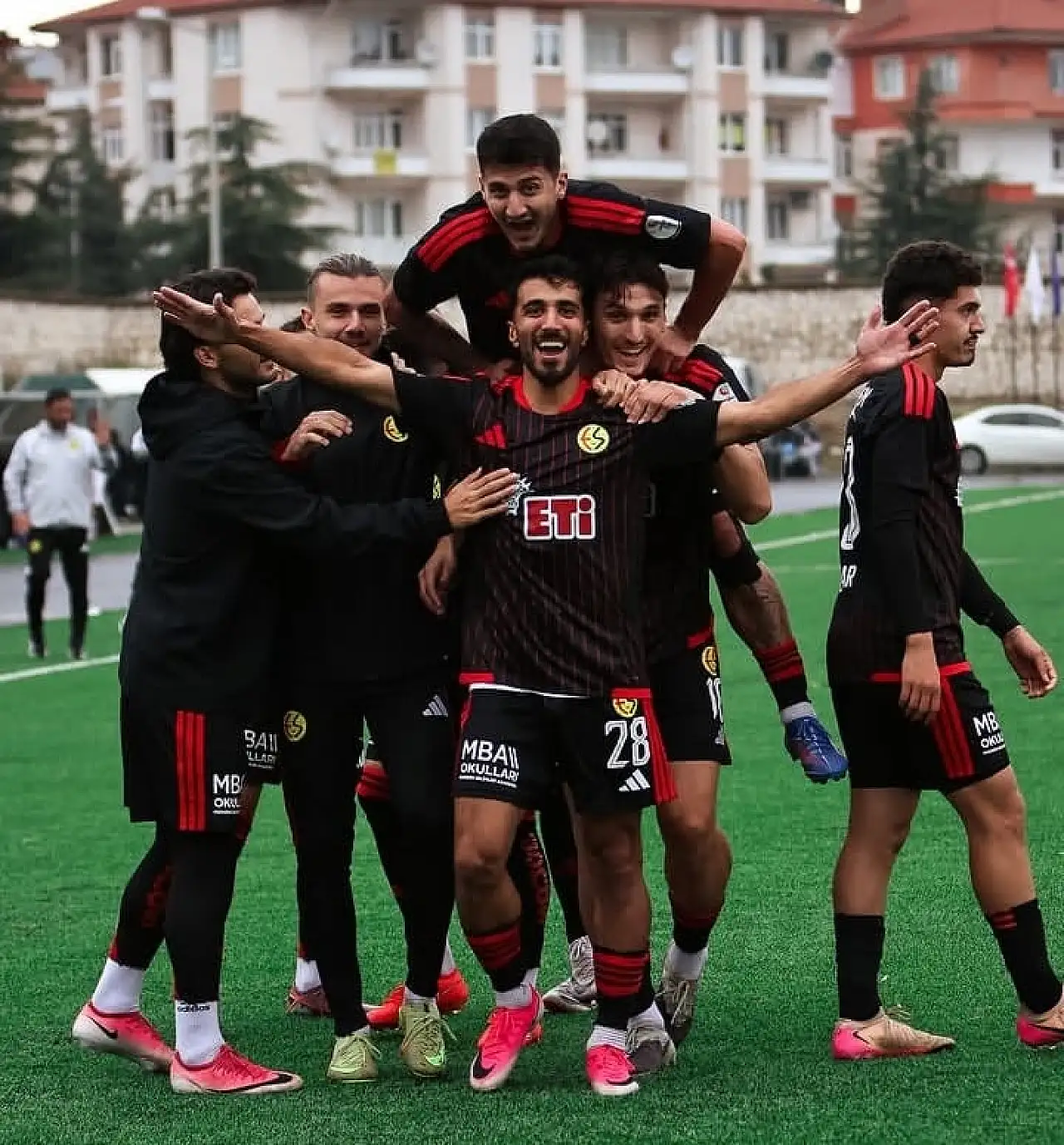 Akşehirspor ve Eskişehirspor bu kez Ziraat Türkiye Kupası'nda kozlarını paylaşıyor. Maç hangi kanalda yayınlanacak?