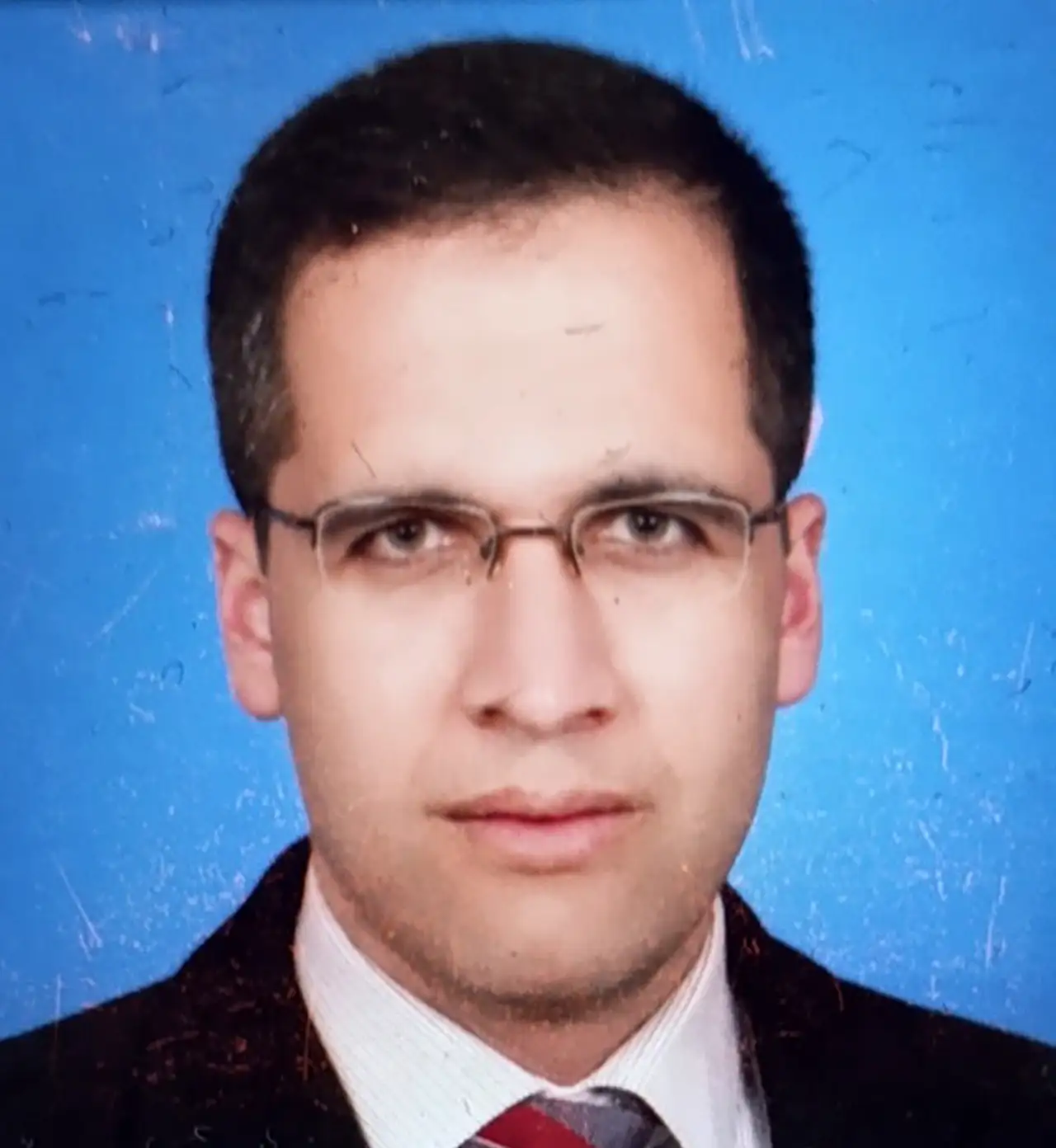 Devrilen traktörün altında kalan öğretmen İbrahim Yavuz hayatını kaybetti