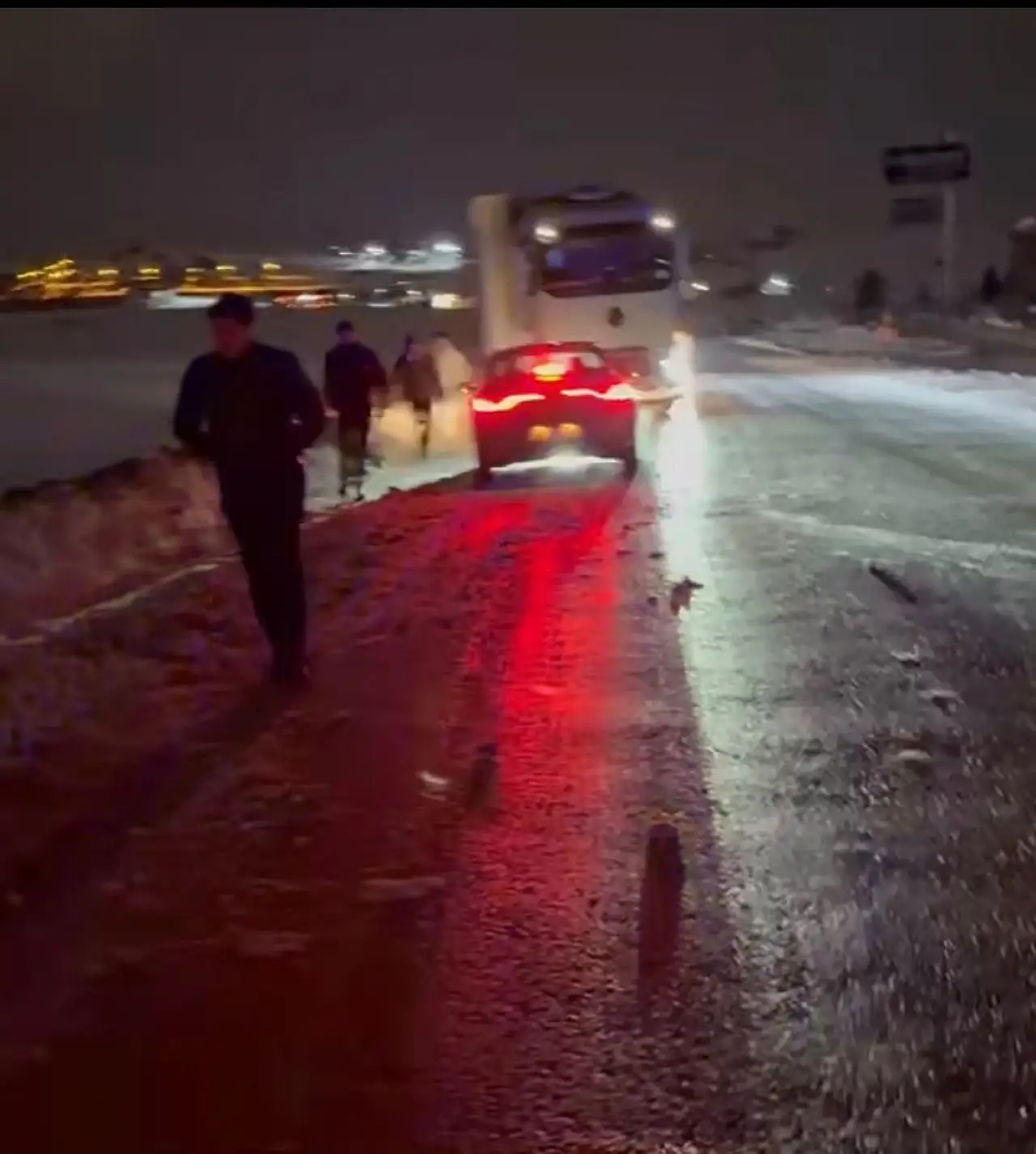 Konyaşeker'in kangal servisi kaza yaptı! 6 işçi yaralı